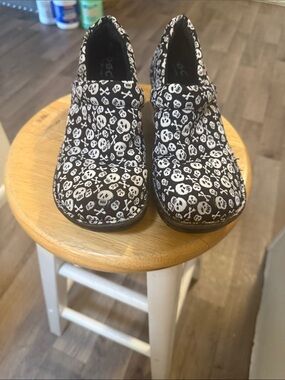 Kids Black and White Skull Print Mary Jane Shoes